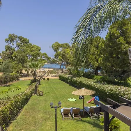 Sunnyvillas 4br Sea Front Mes פאראלימני