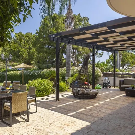 Sunnyvillas 4br Sea Front Mes בית נופש פאראלימני
