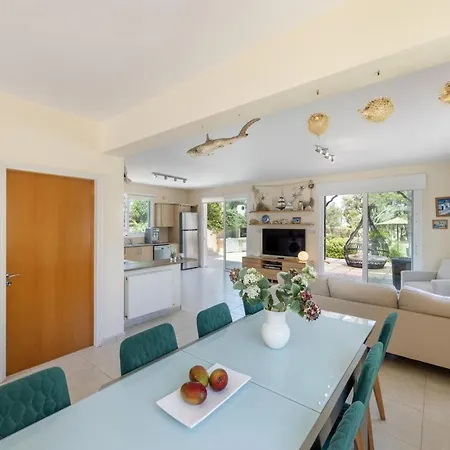 Sunnyvillas 4br Sea Front Mes * פאראלימני