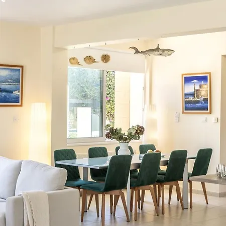 בית נופש Sunnyvillas 4br Sea Front Mes