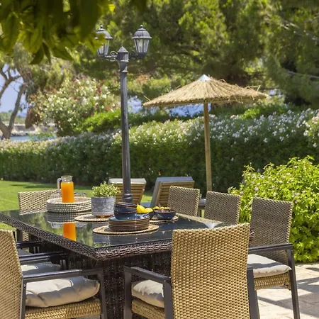 Sunnyvillas 4br Sea Front Mes בית נופש פאראלימני
