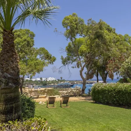 Sunnyvillas 4br Sea Front Mes פאראלימני