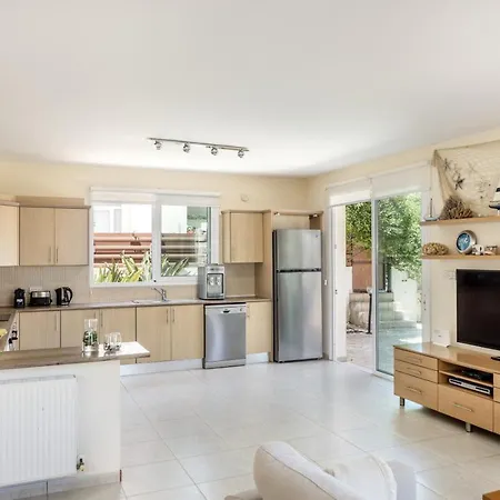 Sunnyvillas 4br Sea Front Mes בית נופש פאראלימני