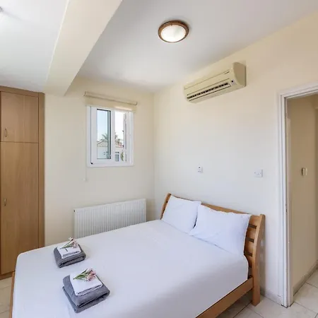 Sunnyvillas 4br Sea Front Mes בית נופש פאראלימני