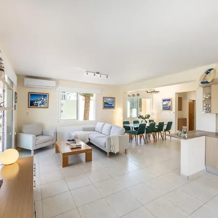 Sunnyvillas 4br Sea Front Mes * פאראלימני
