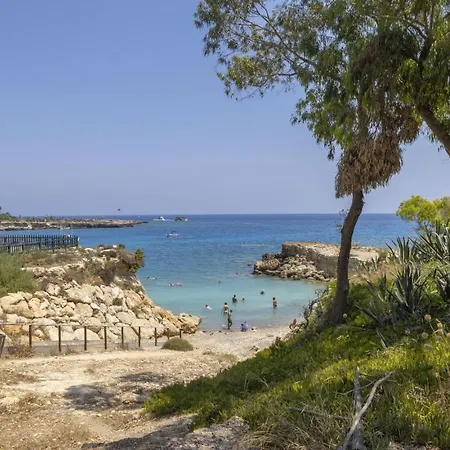 Sunnyvillas 4br Sea Front Mes * פאראלימני
