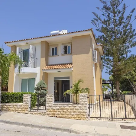 Sunnyvillas 4br Sea Front Mes