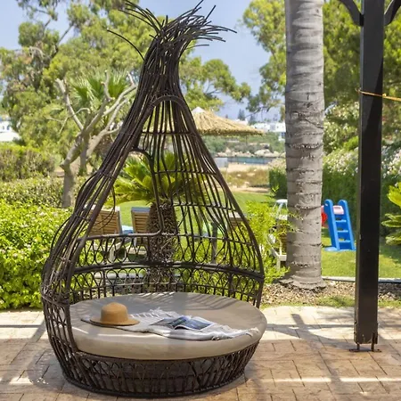 Sunnyvillas 4br Sea Front Mes פאראלימני